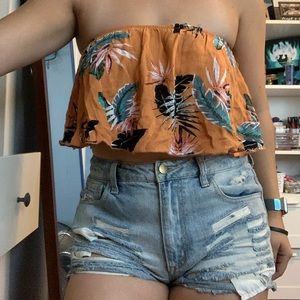Cropped strapless flowy shirt